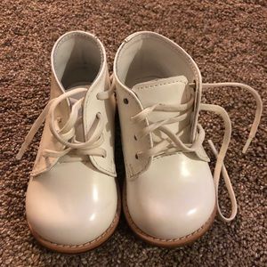 Unisex Baby Walkers - White Leather Size 4